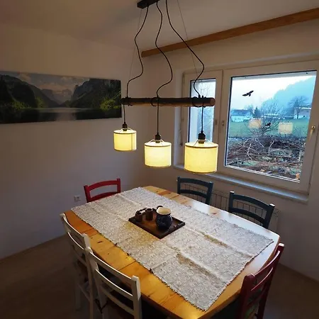 Hillside Hideaway 公寓 Tschoran