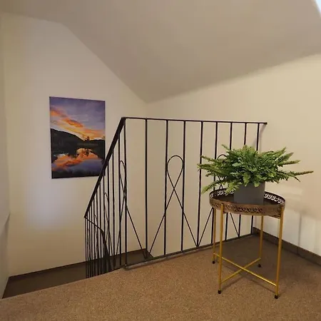 Hillside Hideaway Tschoran