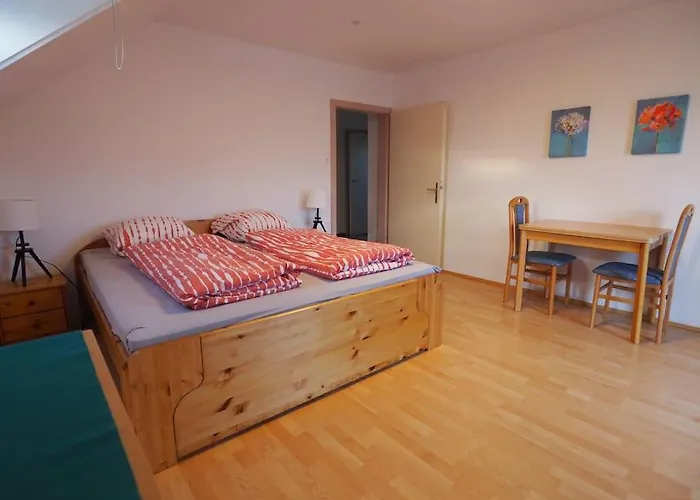 Hillside Hideaway * Tschoran