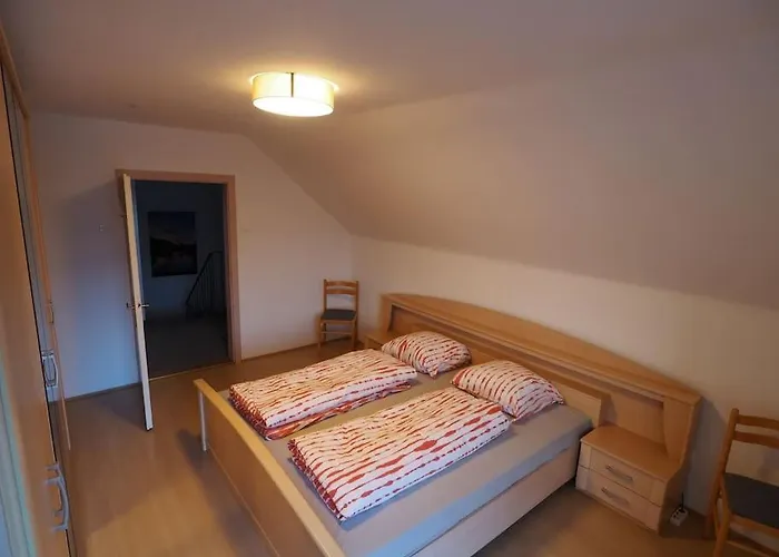 Hillside Hideaway アパート Tschöran