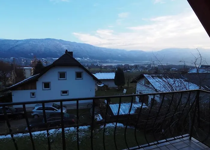 Hillside Hideaway アパート