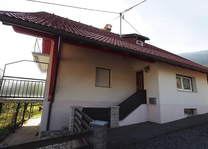 דירה Hillside Hideaway