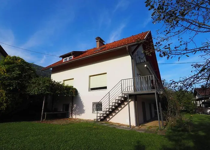 Hillside Hideaway アパート