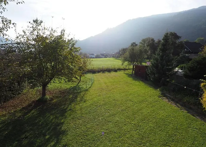 דירה Hillside Hideaway *