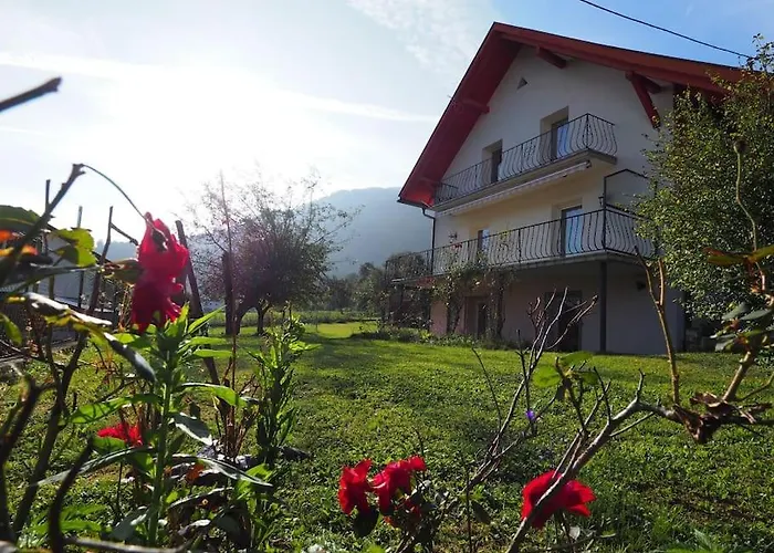 דירה Hillside Hideaway *